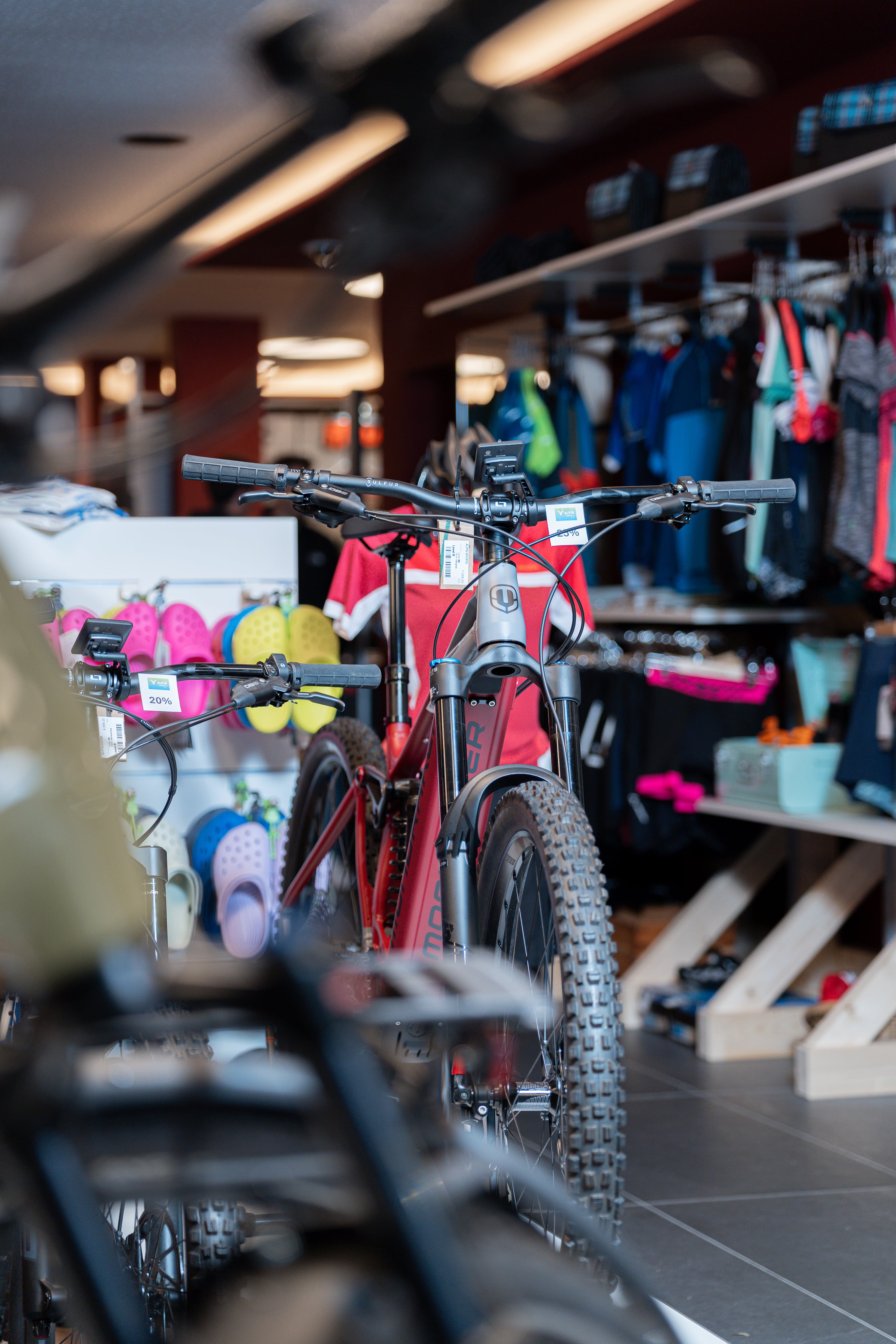 E-Bikes bereit zur Abholung im Alpincenter